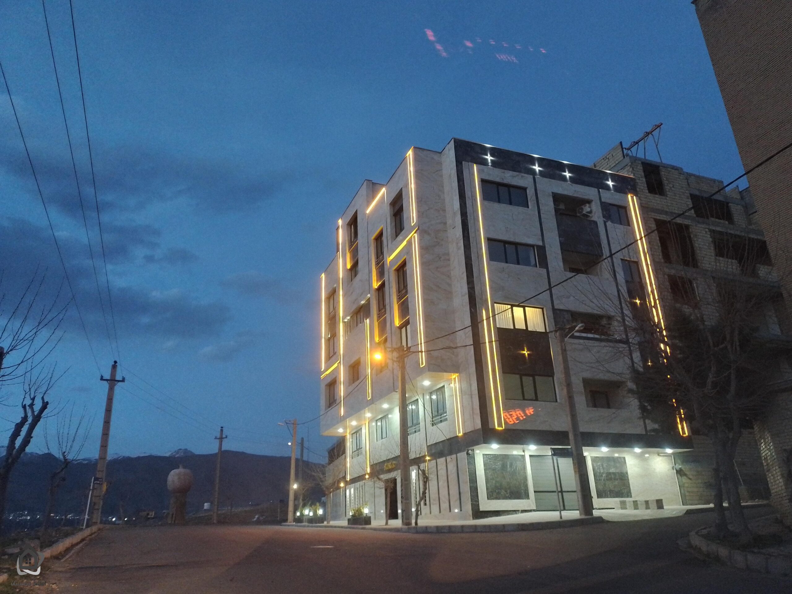 فروش واحد نوساز فاز 2 مهستان محله 3